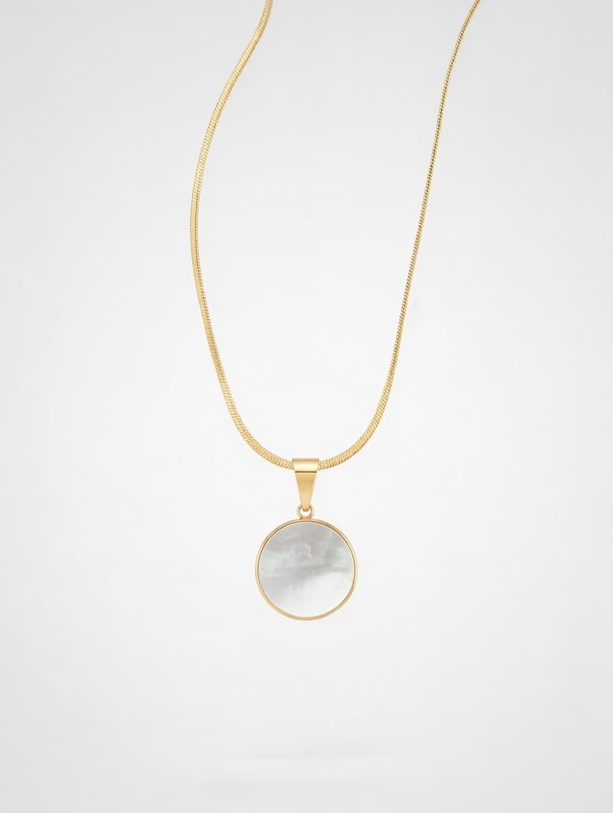 Memoura circle pendant necklace with mother of pearl inlay